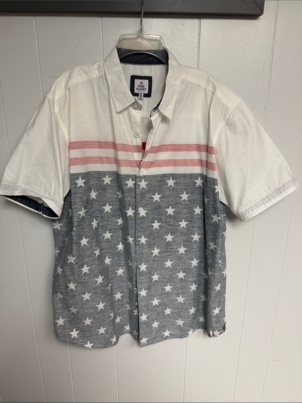 Free Planet Authentic Apparel Mens XL White Patriotic Button Front Shirt